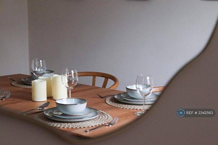 2 Bedroom Flat To Rent In Bridge Street, Oxford, OX2