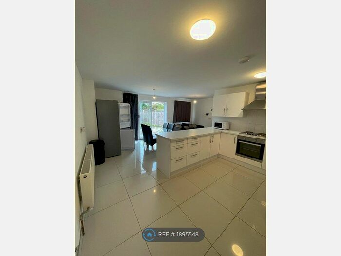 4 Bedroom Semi-Detached House To Rent In Blackwell Avenue, Guildford, GU2