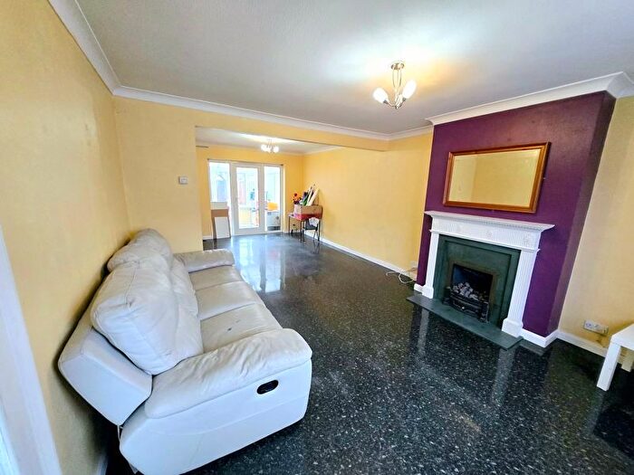 3 Bedroom Semi-Detached House To Rent In Canford Avenue, Northolt, UB5