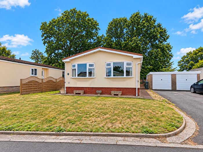 2 Bedroom Park Home For Sale In Cat And Fiddle, Clyst St Mary, Exeter, EX5