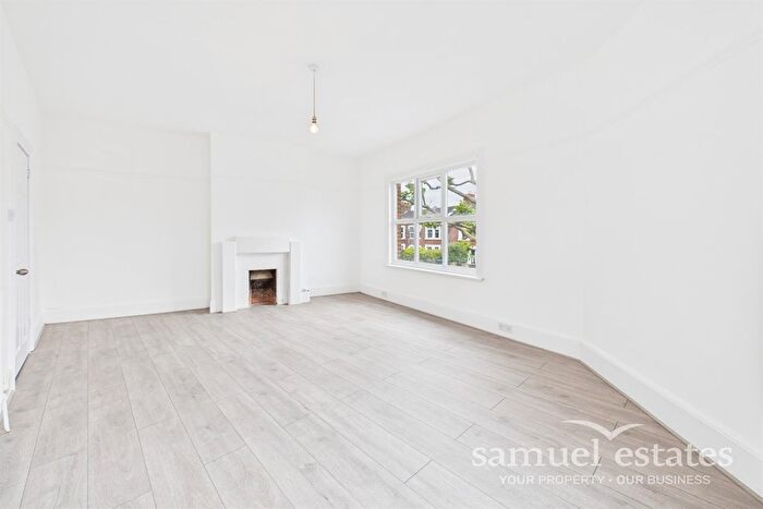 2 Bedroom Flat To Rent In Cavendish Road, Balham, SW12
