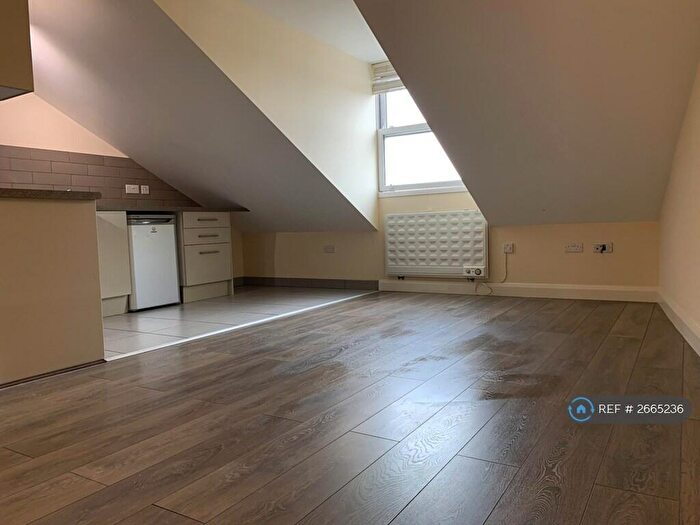 1 Bedroom Flat To Rent In High Street, Barnet, EN5