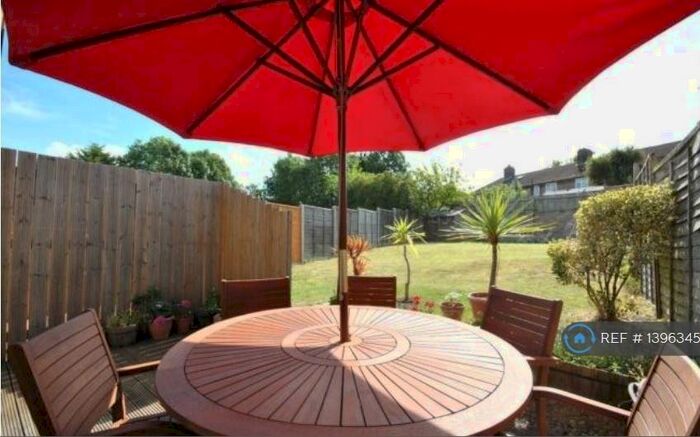 2 Bedroom End Of Terrace House To Rent In Ballamore Road, London, BR1