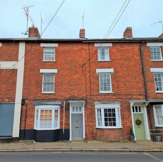 2 Bedroom Flat To Rent In Bridge Street, Buckingham, MK18