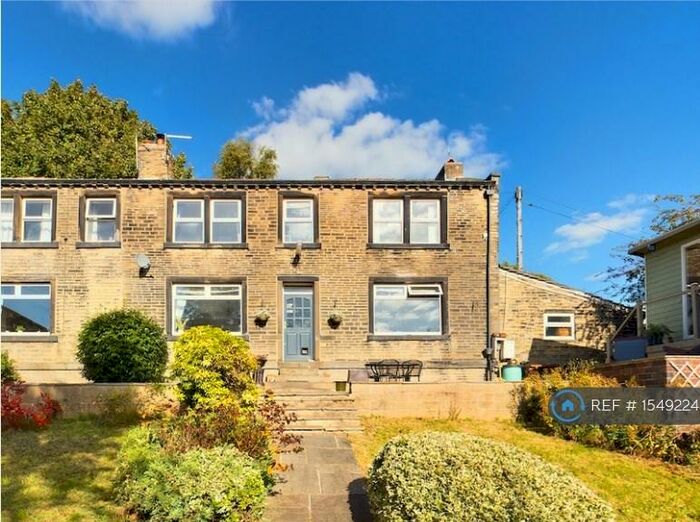3 Bedroom End Of Terrace House To Rent In Ballroyd Lane, Huddersfield, HD3