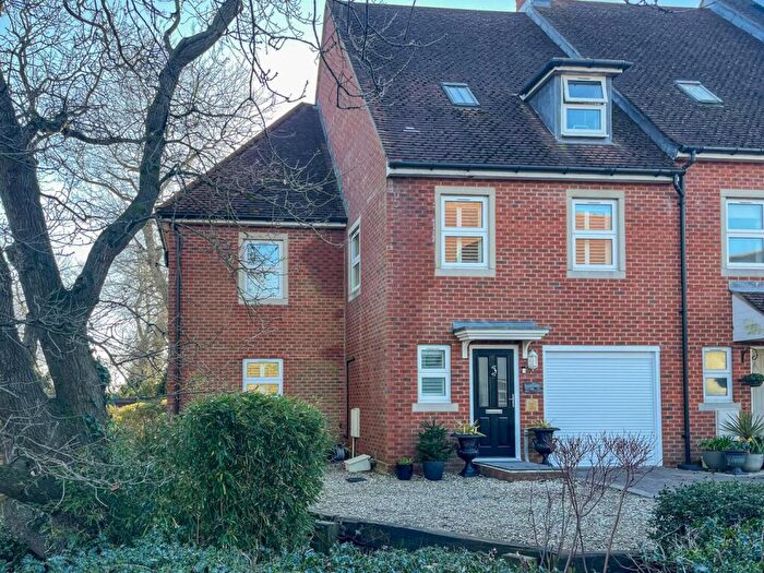 4 Bedroom End Of Terrace House For Sale In Haven Close, Mudeford, Christchurch, BH23