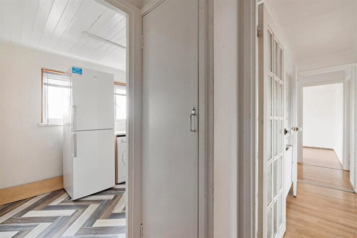 2 Bedroom Apartment To Rent In Mill Lane, Woodford Green, IG8