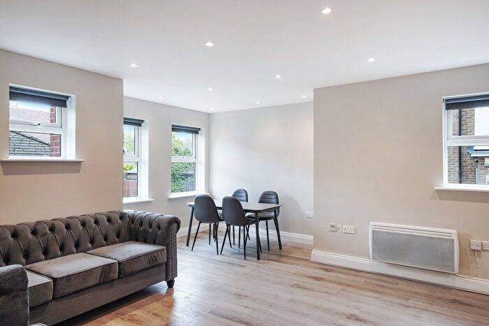 1 Bedroom Flat To Rent In Egham Hill, Egham, TW20
