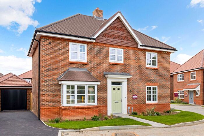 4 Bedroom Detached House For Sale In Sweeters Field Road, Cranleigh, GU6