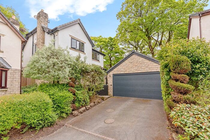 4 Bedroom Detached House For Sale In Whiteacres Close, Burnley, Lancashire, BB11
