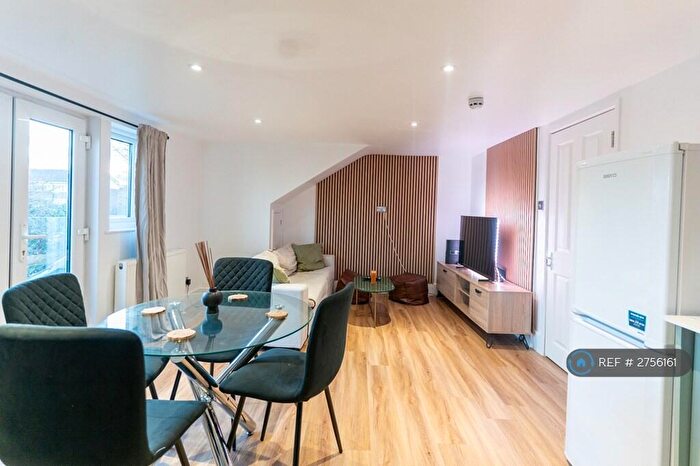 2 Bedroom Penthouse To Rent In Burghill Road, London, SE26