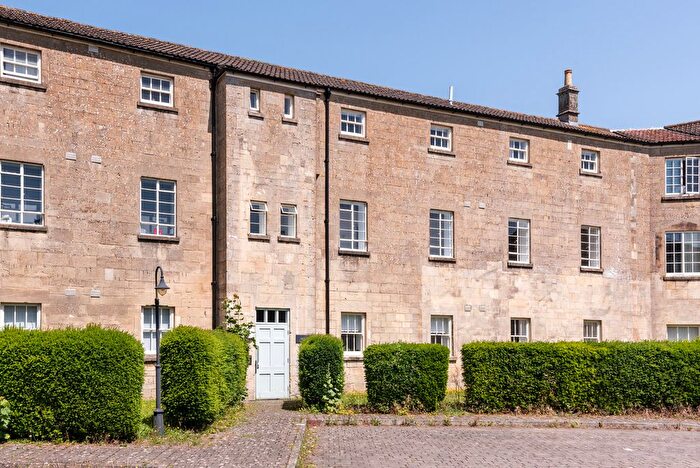2 Bedroom Flat For Sale In Kempthorne Lane, Bath, BA2