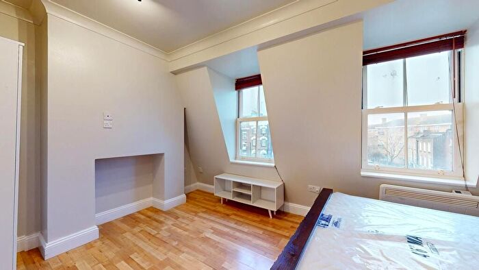 Studio To Rent In Edgware Road, London, W2