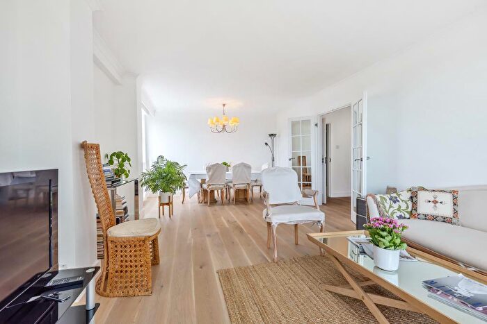 2 Bedroom Flat To Rent In Blair Court, Boundary Road, St Johns Wood, NW8