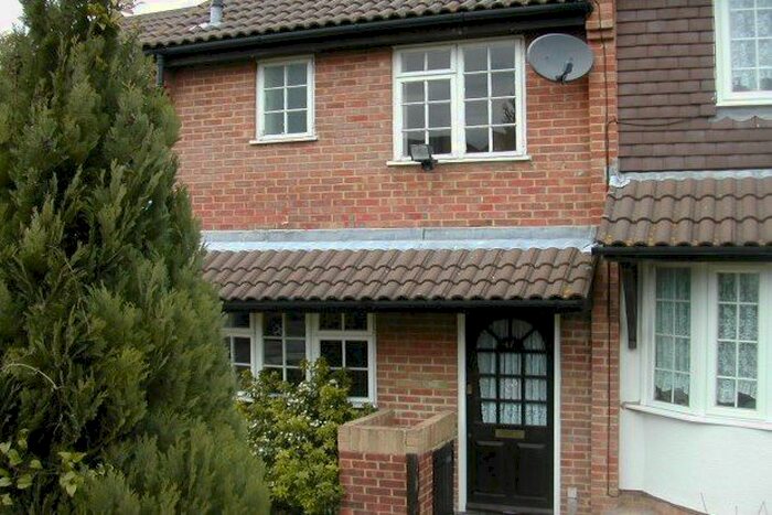 2 Bedroom Property To Rent In Emily Road, Chatham ME5