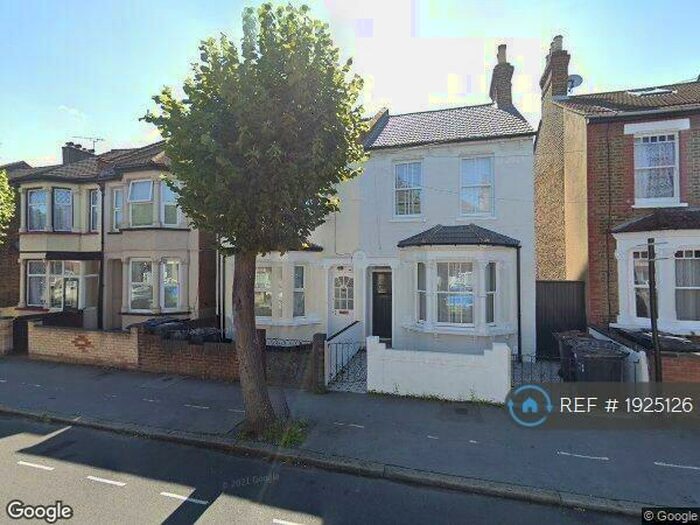 4 Bedroom Semi-Detached House To Rent In Davidson Road, East Croydon, CR0