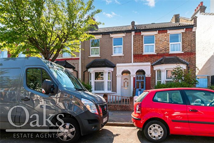 2 Bedroom Detached House To Rent In Oakley Road, South Norwood, SE25