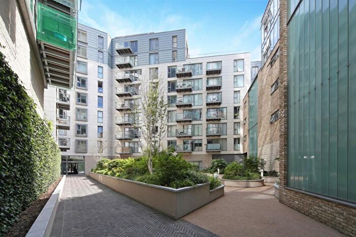1 Bedroom Apartment To Rent In Courtyard Apartments, Avantgarde Place, E1