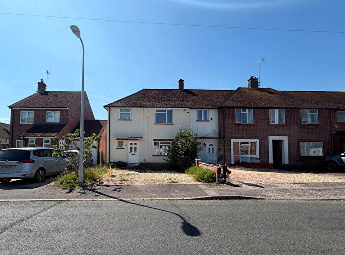 2 Bedroom End Of Terrace House To Rent In Almond Avenue, Newbury, RG14