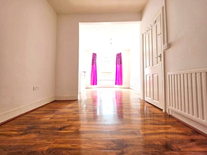 3 Bedroom Terraced House To Rent In Campbell Road, East Ham, Newham, London, E6