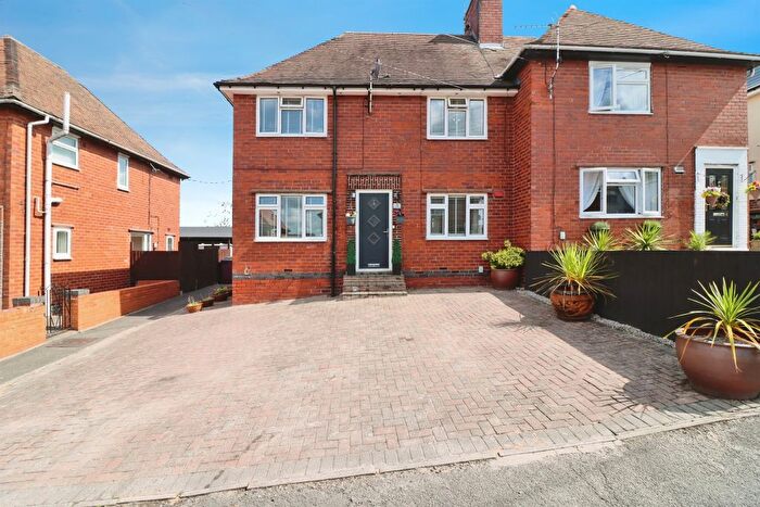 3 Bedroom Semi-Detached House For Sale In Smithy Place, Grassmoor, Chesterfield, S42