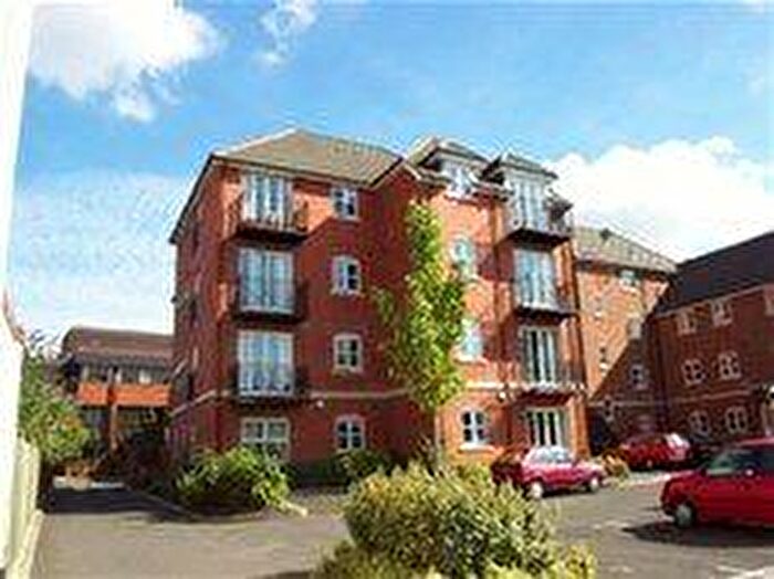 2 Bedroom Apartment To Rent In Market Street, Newbury, RG14