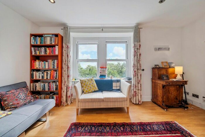 2 Bedroom Apartment To Rent In Stapleton Hall Road, Stroud Green Finsbury Park, London, N4