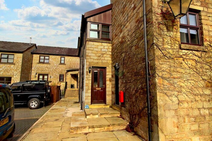 1 Bedroom Flat For Sale In Mount Pleasant, Nangreaves, Bury, BL9