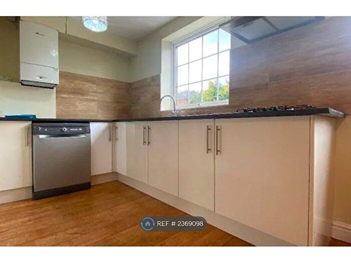 4 Bedroom Terraced House To Rent In Paul Gardens, Croydon, CR0