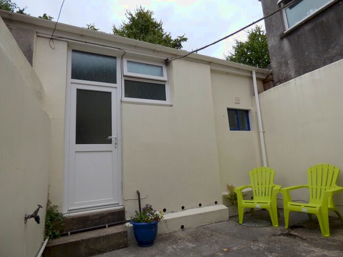 1 Bedroom Cottage To Rent In Water Street, Carmarthen, Carmarthenshire, SA31