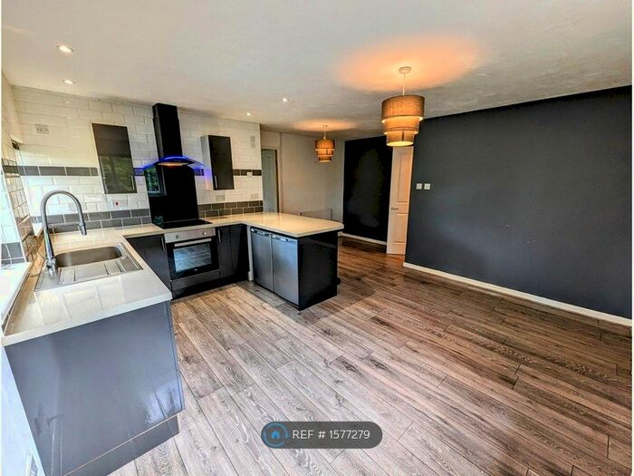 2 Bedroom Flat To Rent In Gorse Covert, Warrington, WA3