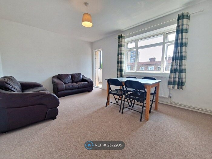 3 Bedroom Flat To Rent In Lowth Road, London, SE5