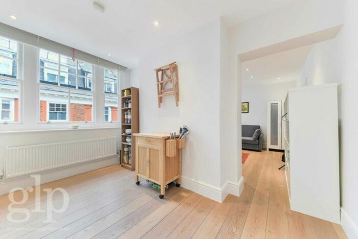 2 Bedroom Flat To Rent In Mercer Street, Covent Garden, WC2H