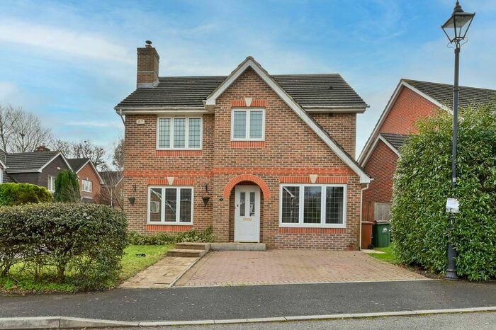 4 Bedroom Detached House To Rent In Roman Way, Sutton, Carshalton, SM5
