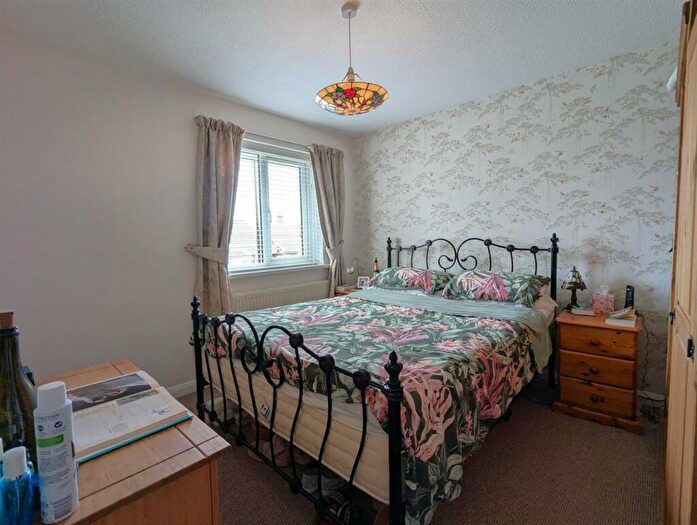 2 Bedroom Detached Bungalow For Sale In Pursley Close, Lake, PO36