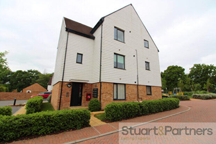 2 Bedroom Apartment To Rent In Blackberry Drive, Lindfield, RH16