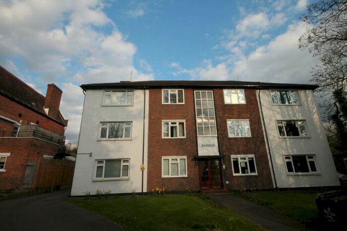 2 Bedroom Flat To Rent In Southend Road, Beckenham, BR3