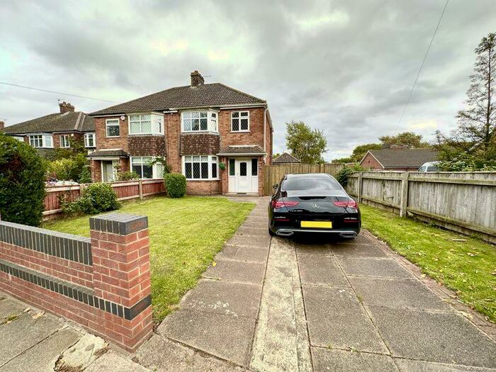 3 Bedroom Semi-Detached House To Rent In Little Coates Road, Grimsby, DN34