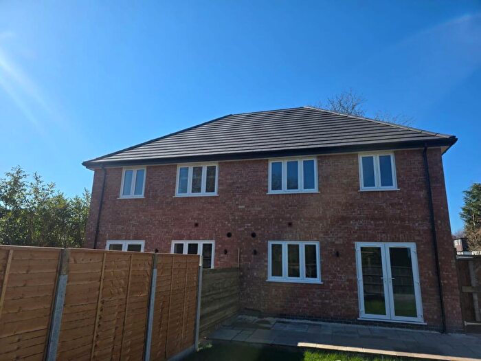 3 Bedroom Semi-Detached House To Rent In Kineton Road, Sutton Coldfield, B73