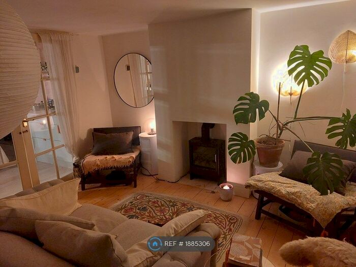 1 Bedroom Flat To Rent In Angles Road, London, SW16