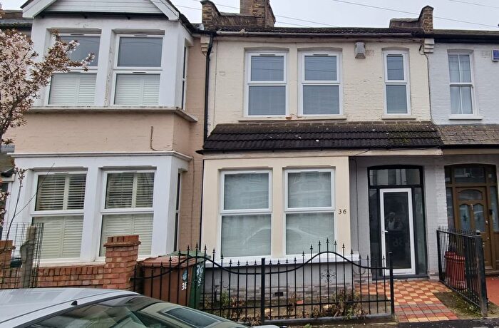 3 Bedroom Terraced House To Rent In Leonard Road, Chingford, E4