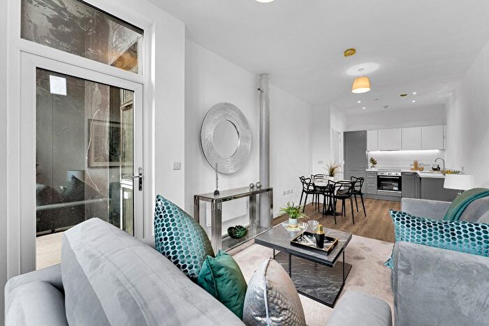 2 Bedroom Flat To Rent In Cotton Gardens, Union Mill, Vernon Street, Bolton, BL1