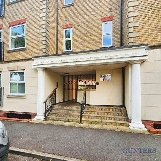 2 Bedroom Flat To Rent In Dickens Heath Road, Shirley, B90