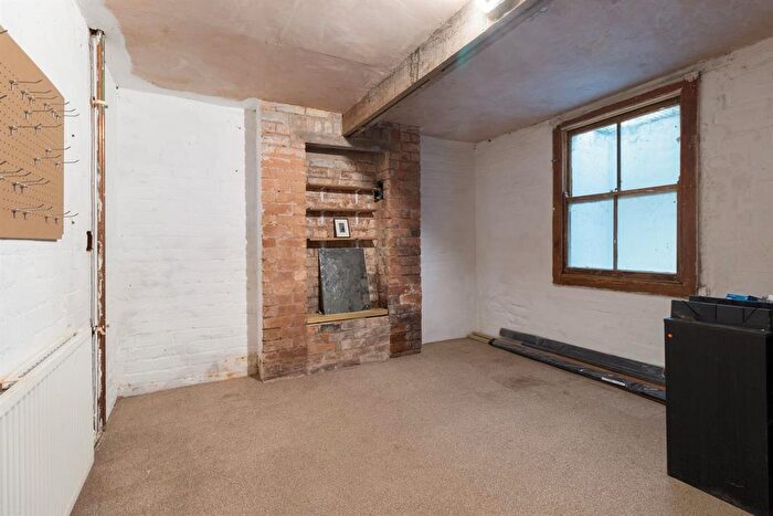 2 Bedroom Terraced House For Sale In Belmont Road, Malvern, WR14