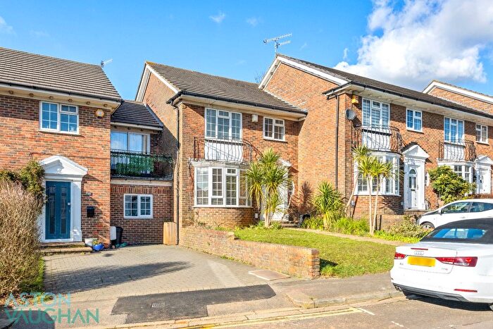 3 Bedroom Semi Detached House For Sale In The Martlet, Hove, BN3