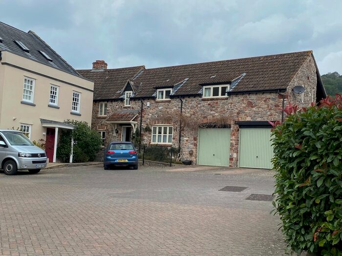 5 Bedroom Farmhouse To Rent In Furlong Place, Axbridge, BS26