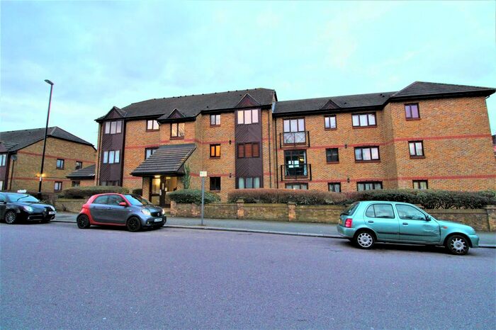 1 Bedroom Flat To Rent In Champion Road, Sydenham, SE26