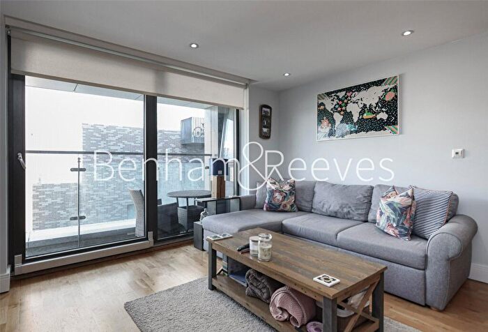 2 Bedroom Apartment To Rent In Bunton Street, London, SE18