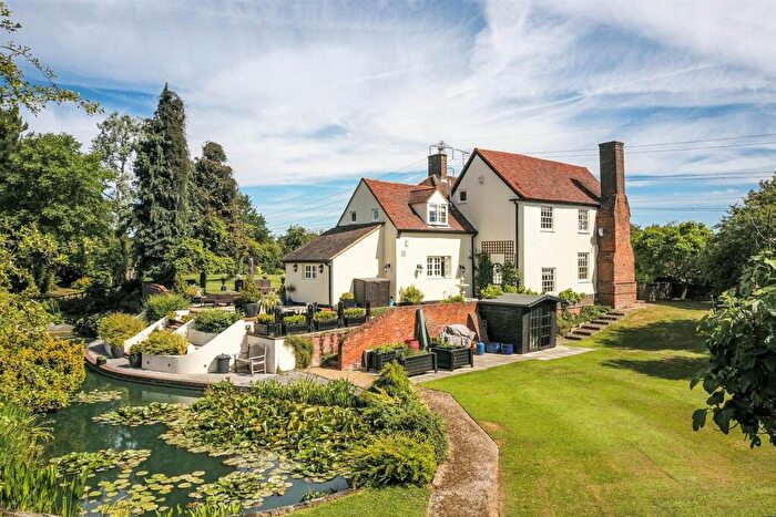 4 Bedroom Detached House For Sale In Horseman Side, Brentwood, CM14