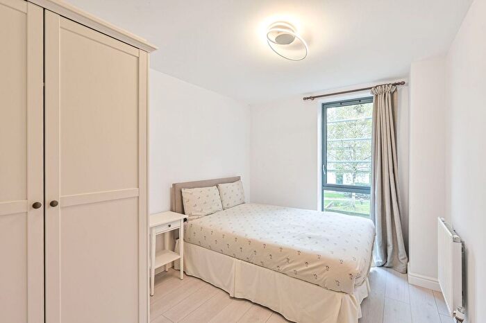 2 Bedroom Flat To Rent In Needleman Close, Colindale, London, NW9